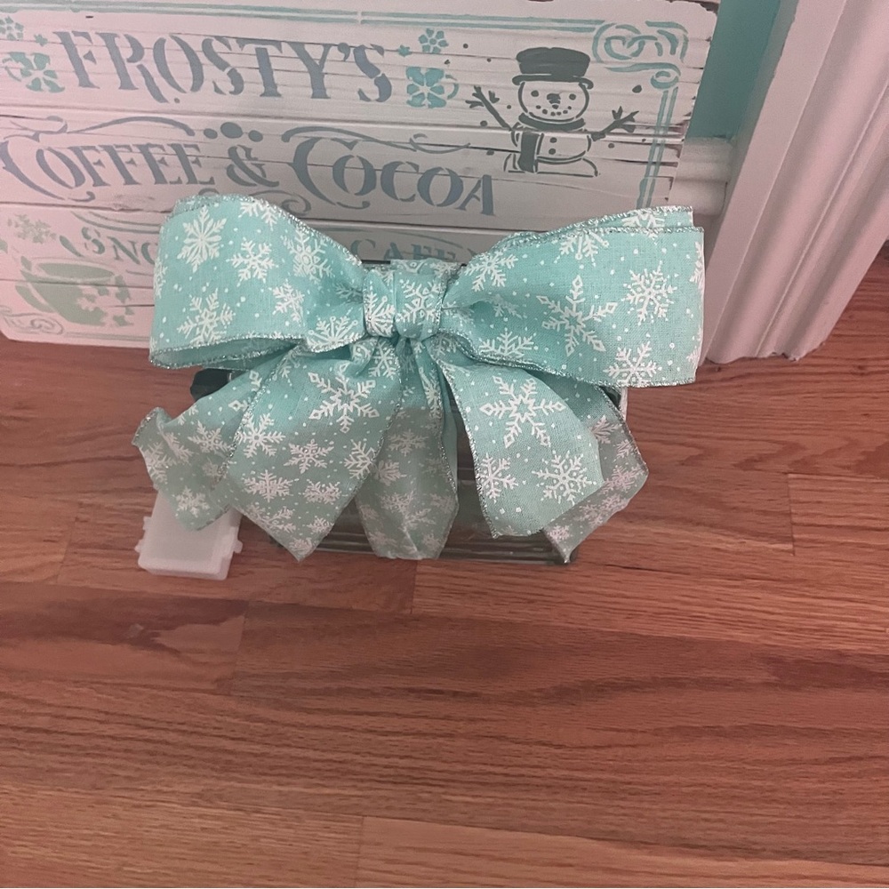 Snowflake Ribbon Holiday Decor - Picture 6 of 7